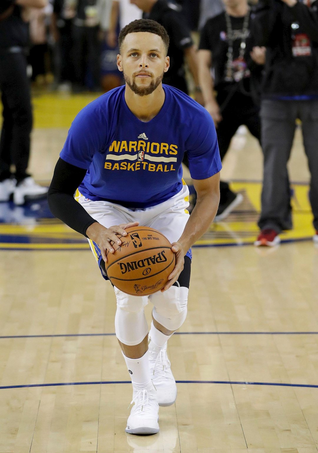 年来纷纷加 年来纷纷加