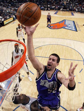 中扮演着关 中扮演着关